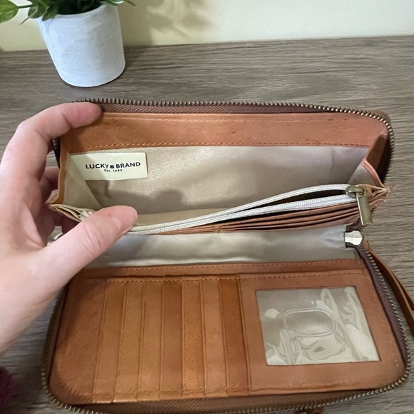 Lucky Brand leather wallet - Picture 5 of 7